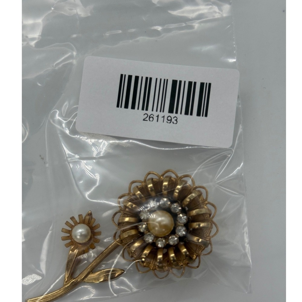 Vintage Gold Tone Flower Brooch Faux Pearl Rhinestone Double Bloom Floral Pin - Picture 5 of 5